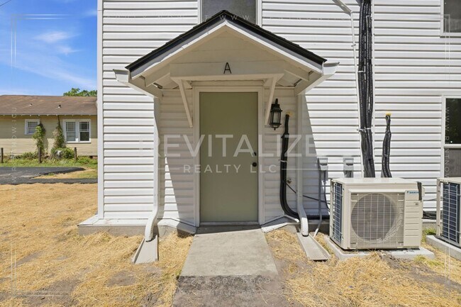 Foto del edificio - 377 Tuttle Ave