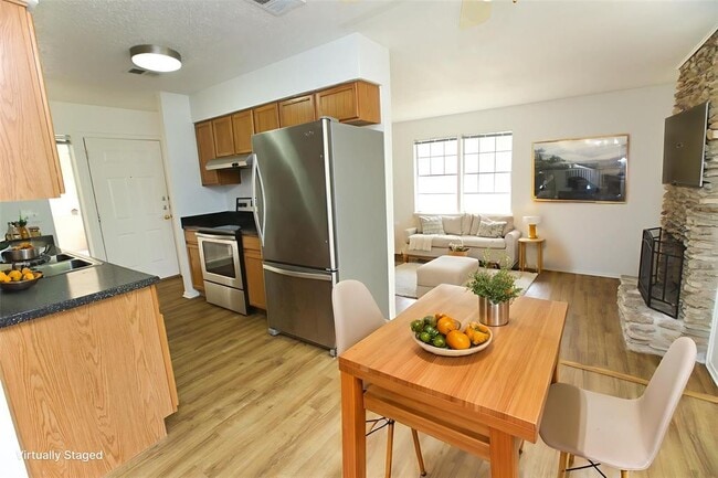 Building Photo - 8002 Sonnet Ave