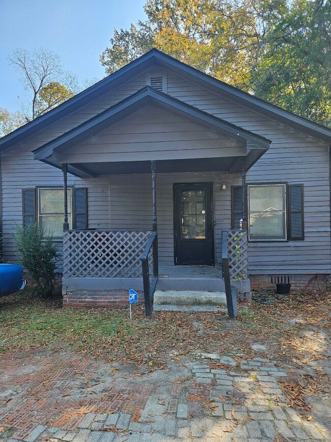 Building Photo - 113 Woodlawn Ave