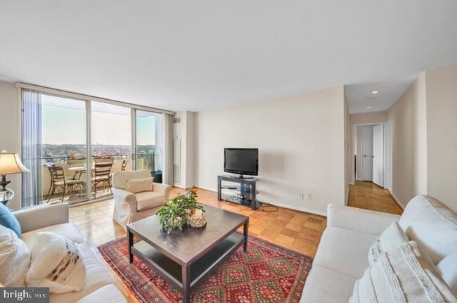 Foto del edificio - 5101 River Rd