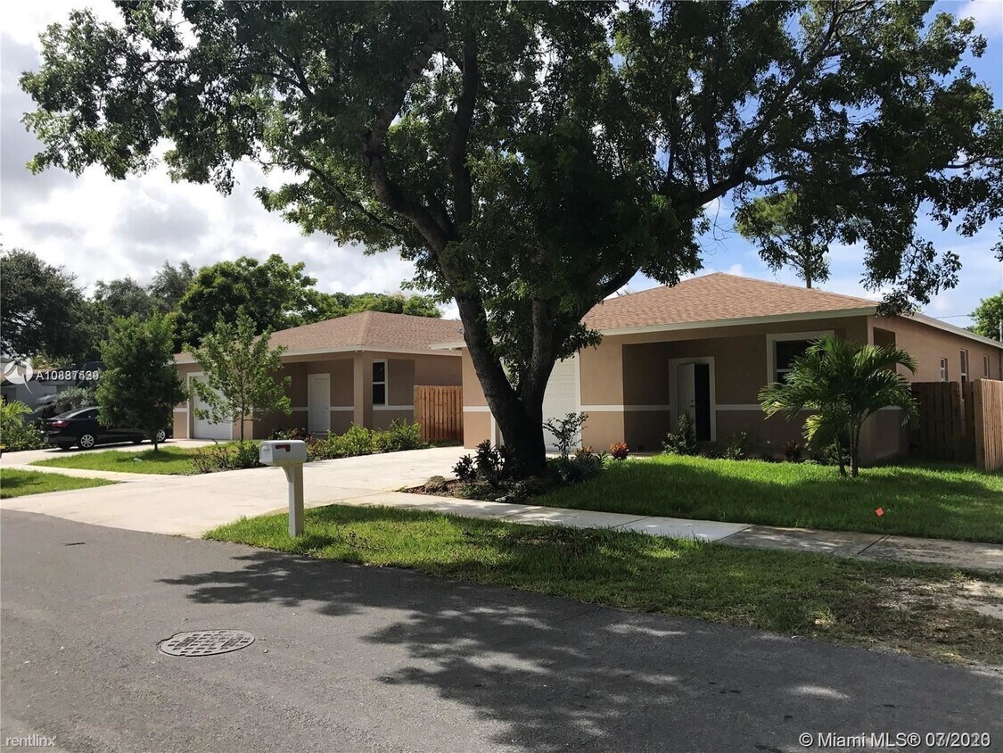 Primary Photo - 3 br, 2 bath House - 224 SW 5th St