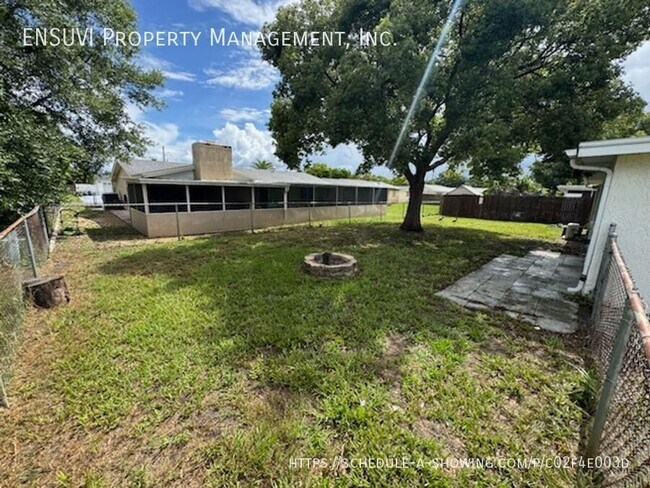 Foto del edificio - 7705 Farmlawn Dr