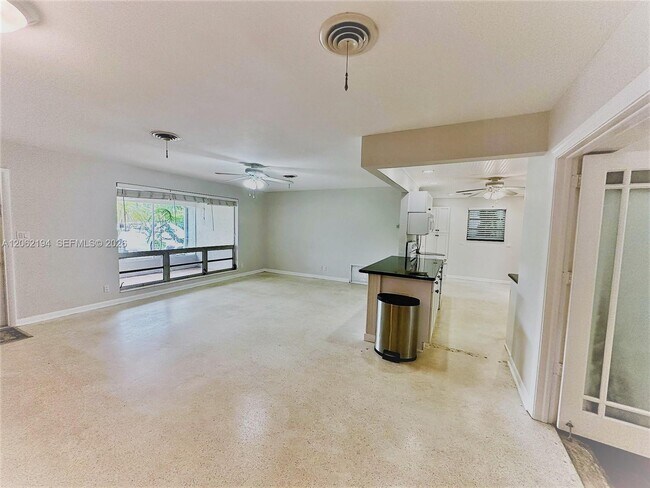 Foto del edificio - 810 NW 8th Ave