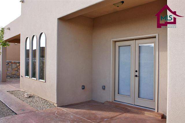 Foto del edificio - Beautiful Home in Gated community with pool, club house and limited work out facility.