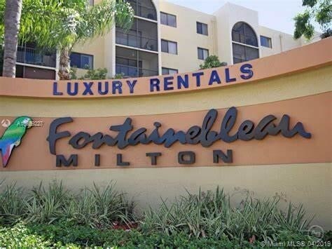 Primary Photo - 9631 Fontainebleau Blvd