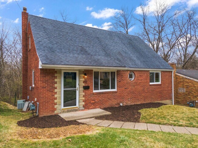 Building Photo - FULLY UPDATED 3 BEDROOM!! AVAILABLE NOW!!