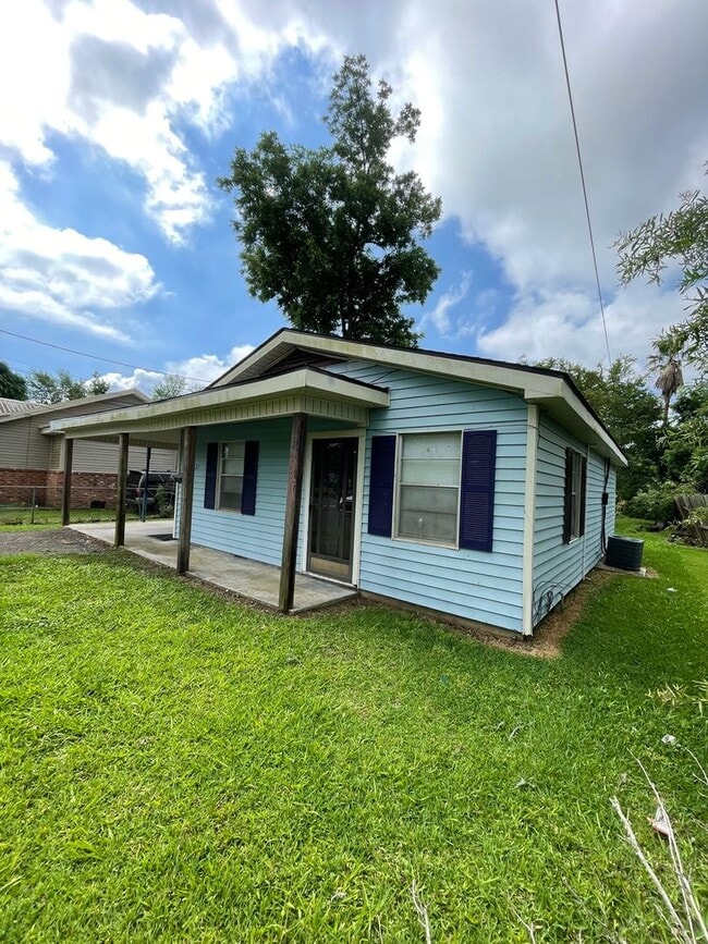 Building Photo - House For Rent in Westlake