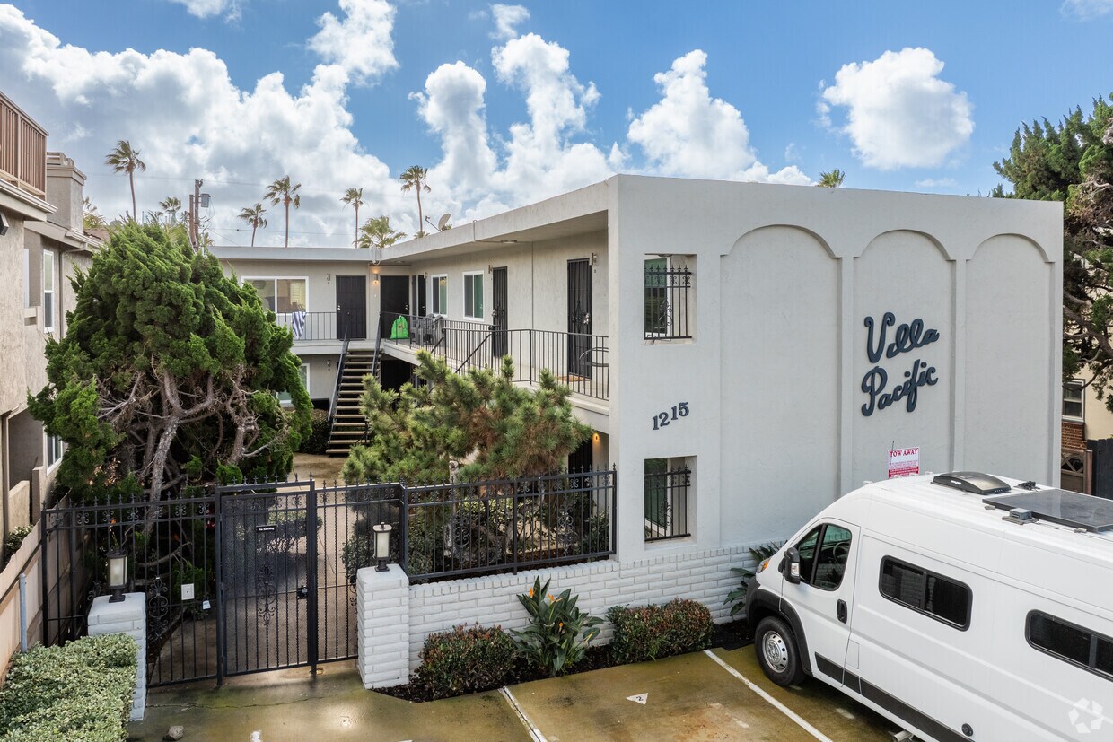 Villa Pacific Apartments | 1215 Hornblend St - 1215 Hornblend St