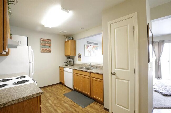 Foto del edificio - 614 N Mountain View Rd