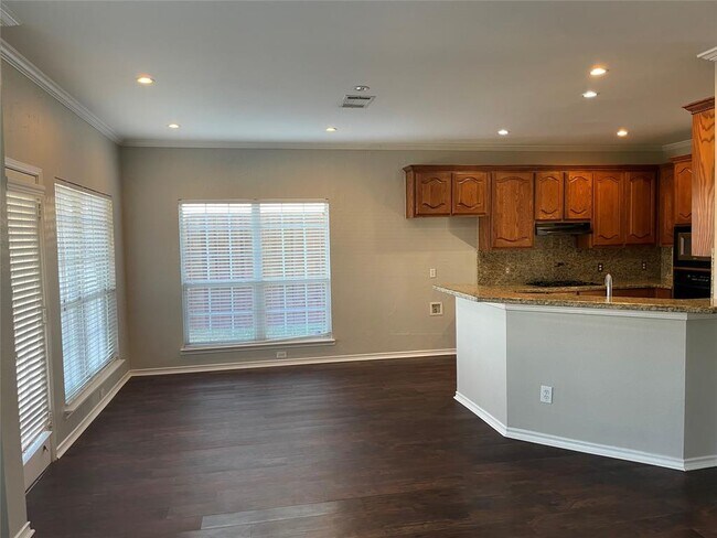Foto del edificio - 1422 Kingsley Dr