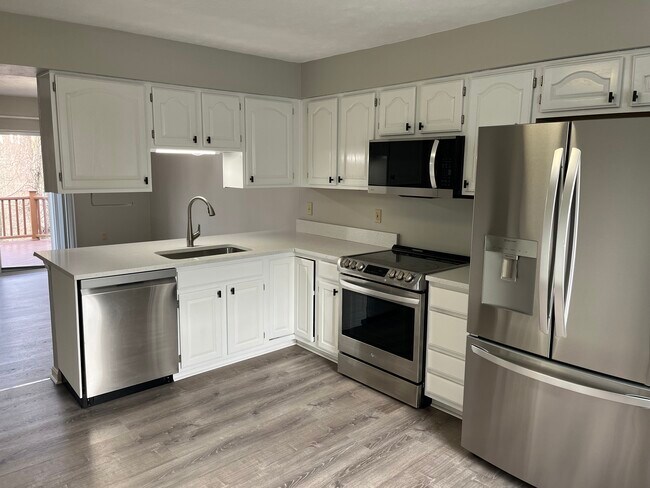 Foto del edificio - 312 Wildflower Ct