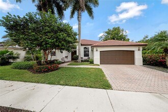 Building Photo - 2527 Jardin Dr