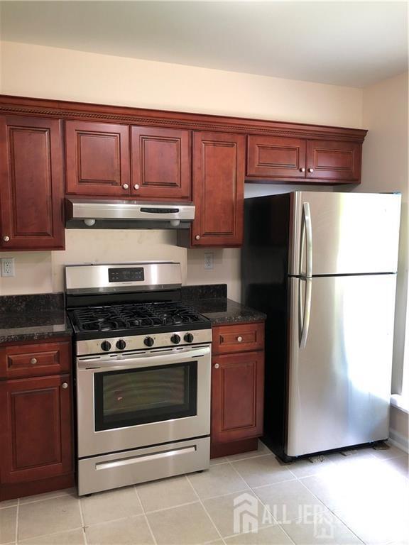 Building Photo - 322 Hampshire Ct