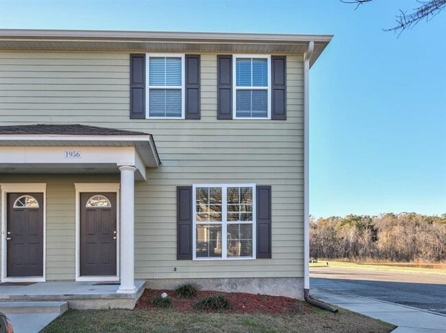 Building Photo - 1956 Corvallis Ave