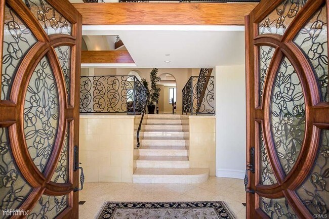 Foto del edificio - 4 br, 5.5 bath House - 24815 Mulholland Hwy