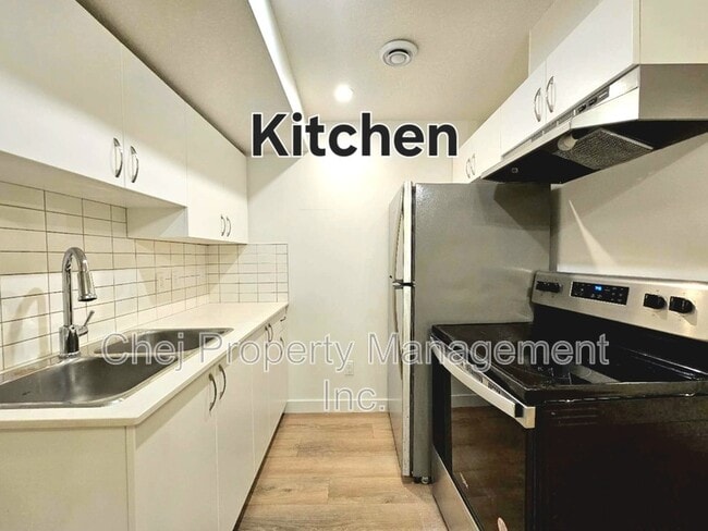 Photo du bâtiment - 6341 King Wynd SW