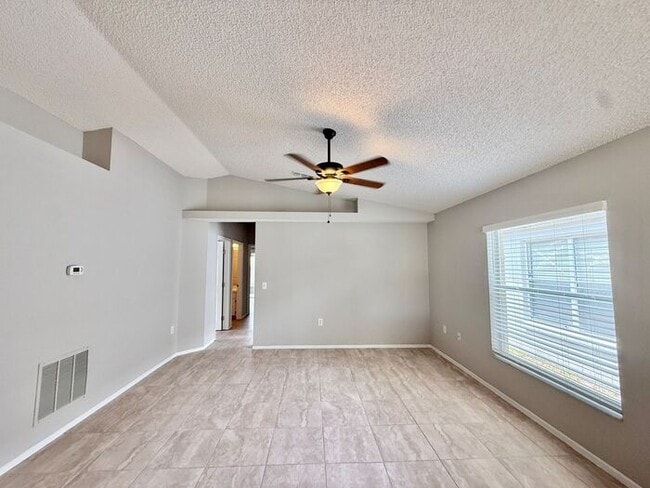 Photo - CUTE 3 BED 2 BATH HOME with SINGLE GARAGE IN SOUTHEAST ORLANDO
