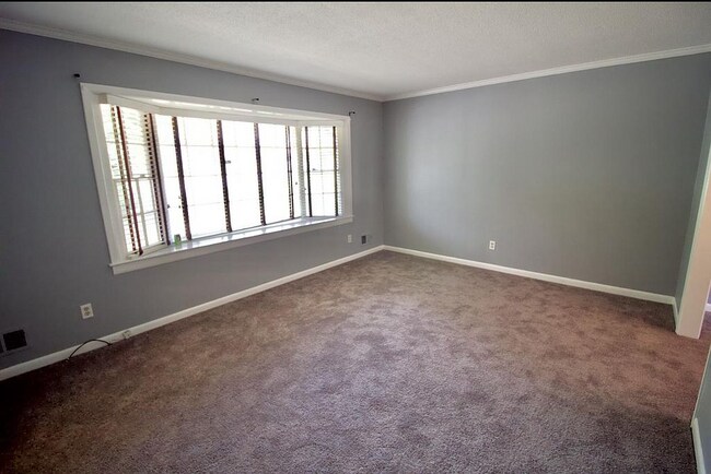 Foto del edificio - 7821 Sagebrook Rd