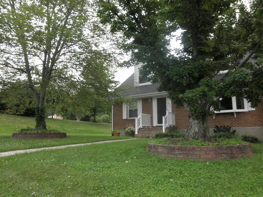 Building Photo - 3670 Goodview Ave