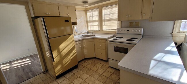 Foto del edificio - 1421 Beltrami Ave NW