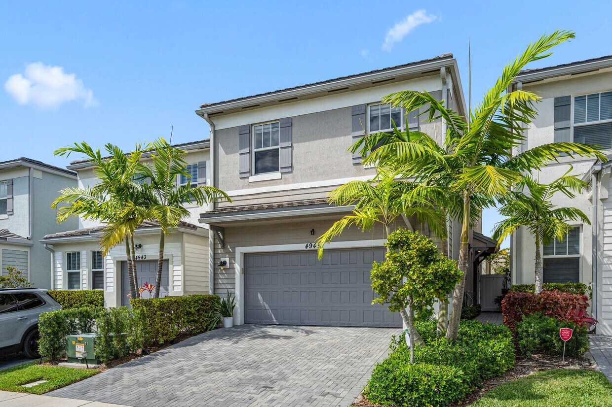 Foto principal - 4945 NW 48th Terrace