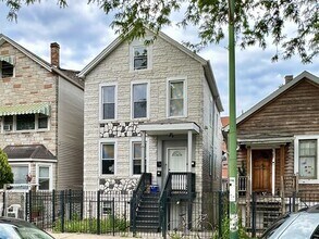 Building Photo - 1721 N Mozart St