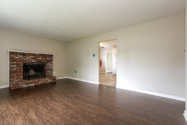 Building Photo - 12 Benedette Dr