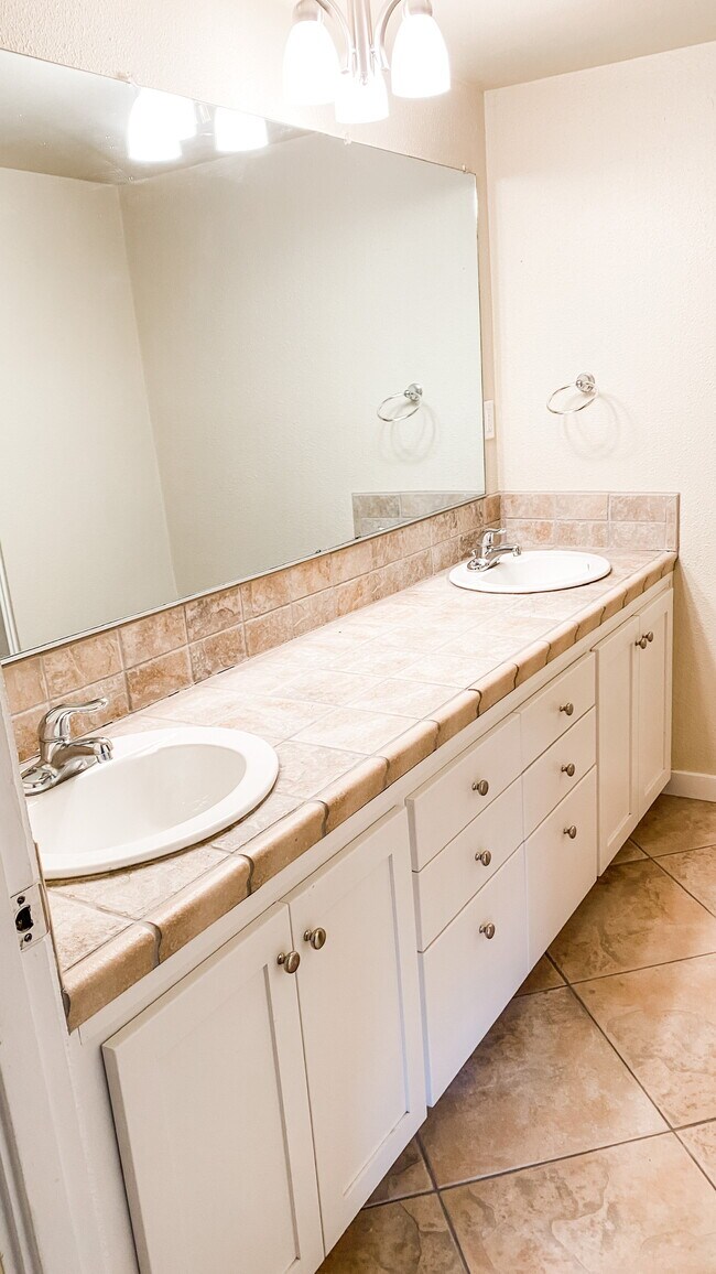 Foto del edificio - 1682 Fircrest Dr