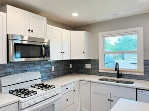 Building Photo - 3522 Rosedale St