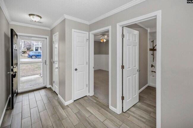 Foto del edificio - 331 Bracken Dr