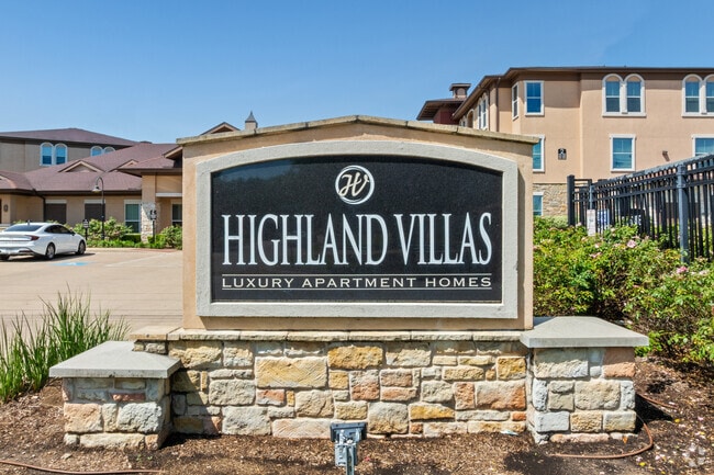 Building Photo - Highland Villas