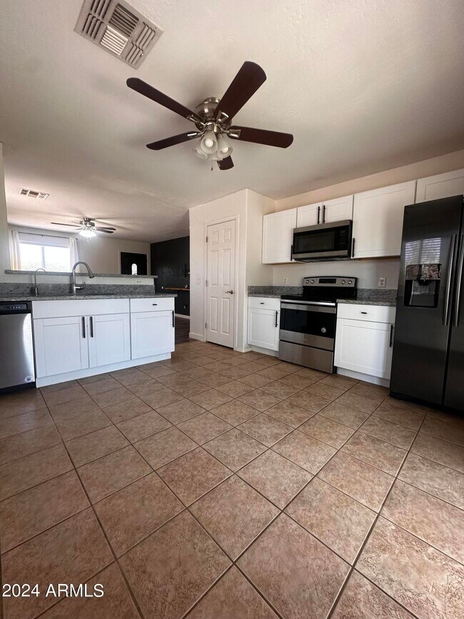 Foto del edificio - 5287 E Shadow Ln