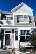 Building Photo - 3953 Hartlake St