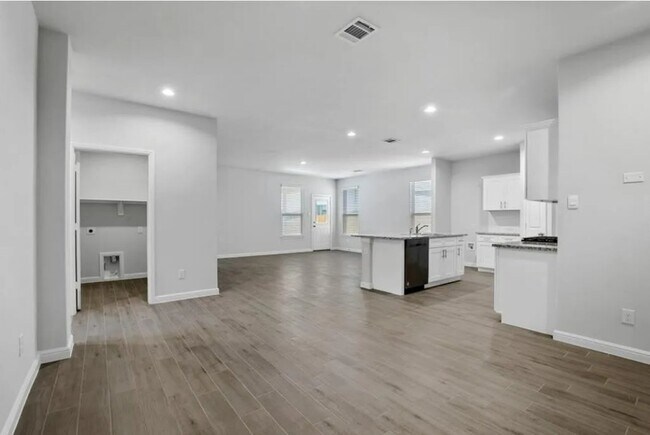 Foto del edificio - 529 Passenger Trl