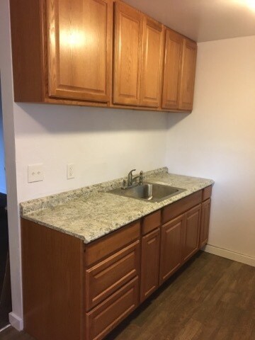 Kitchen - 418 3rd St