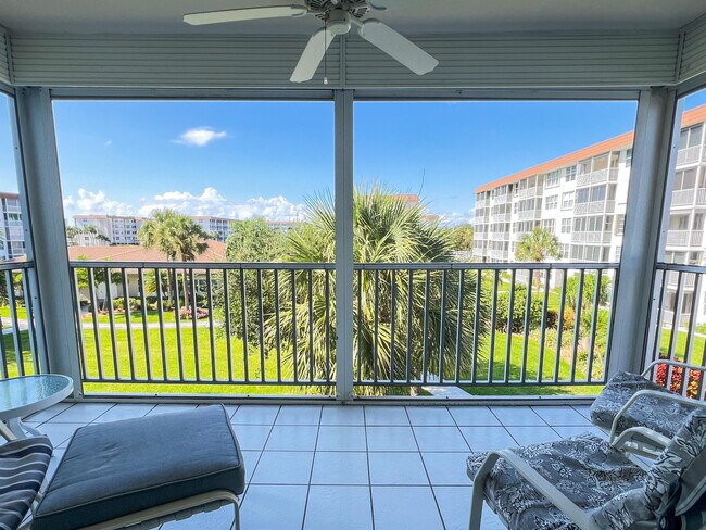 Foto del edificio - 900 Dogwood Dr