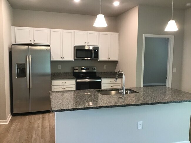 Foto del edificio - 3665 Channing Ave