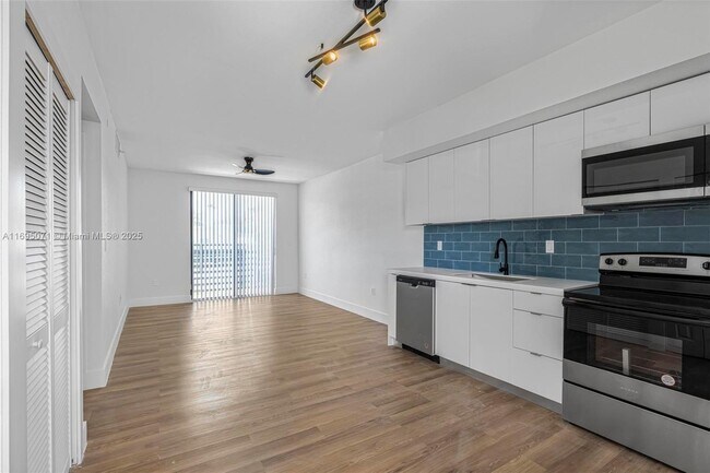 Foto del edificio - 16955 SW 100th Ave