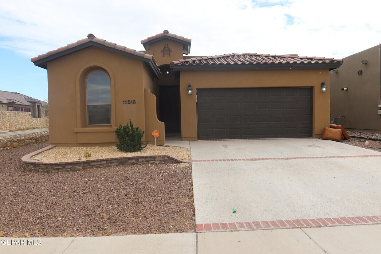 Foto principal - 13518 Selby St