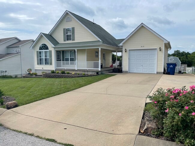 Building Photo - 313 Park Hill Dr