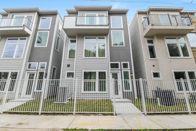 Building Photo - 4013 Ward St