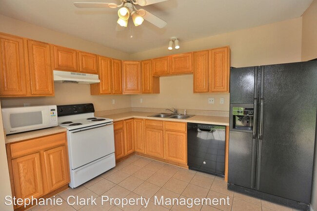 Building Photo - 830 Chimney Hill Pky