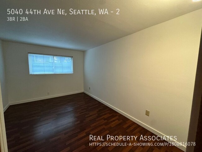 Building Photo - Laurelhurst Three Bedroom