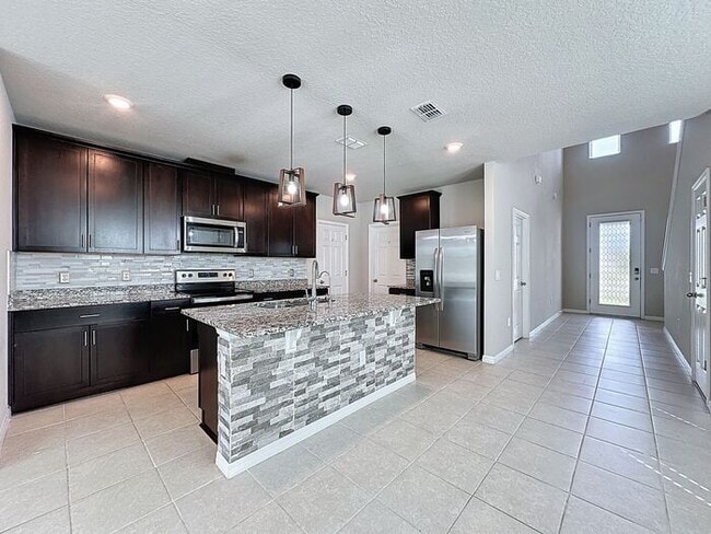 Foto del edificio - Wonderful like new and pet friendly home in Winter Haven