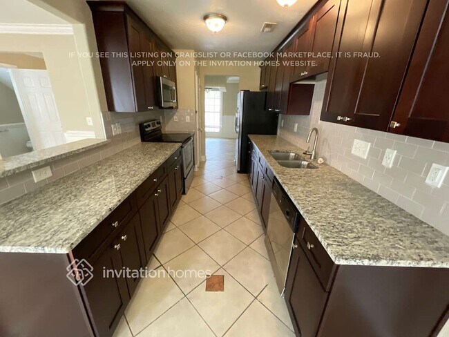 Foto del edificio - 3837 Sally Ln