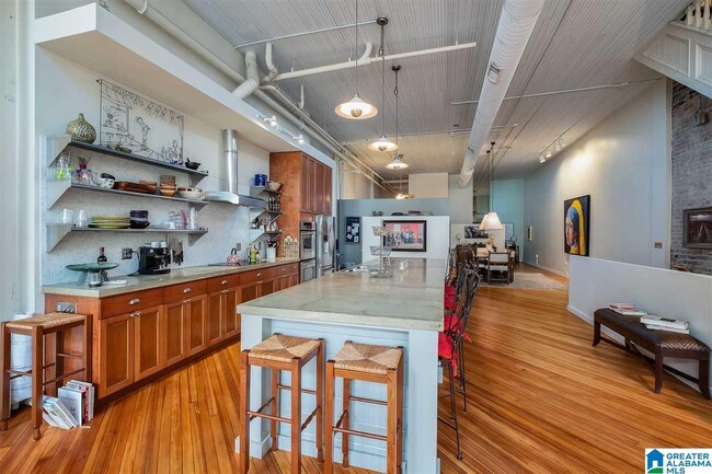 Building Photo - 2017 3rd Ave N