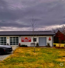 Building Photo - 4254 N Chapel Rd