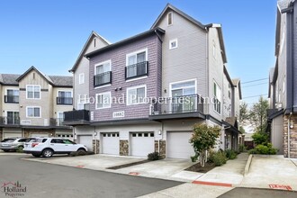 Building Photo - 10882 NE Red Wing Way