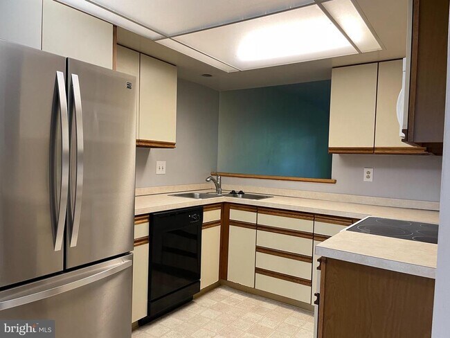 Foto del edificio - 3208 Champions Dr