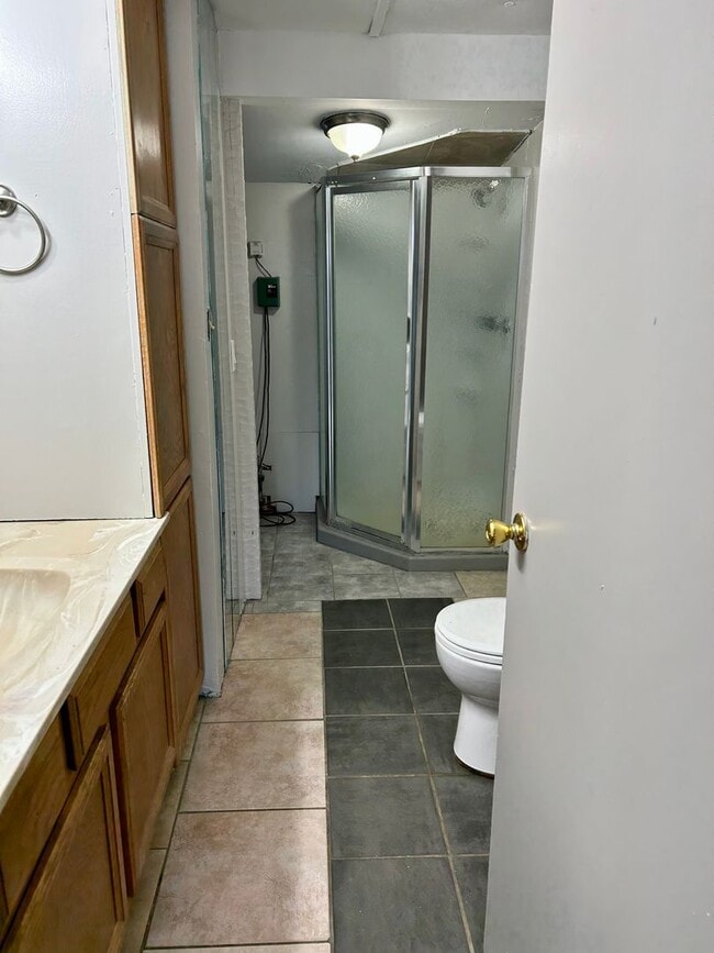 Building Photo - 3 bed 1 bath trailer - Available for 6 mon...